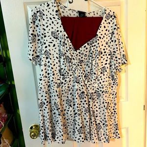 Brand new torrid size 2X Disney, Cruella Deville blouse and cropped pointe pants
